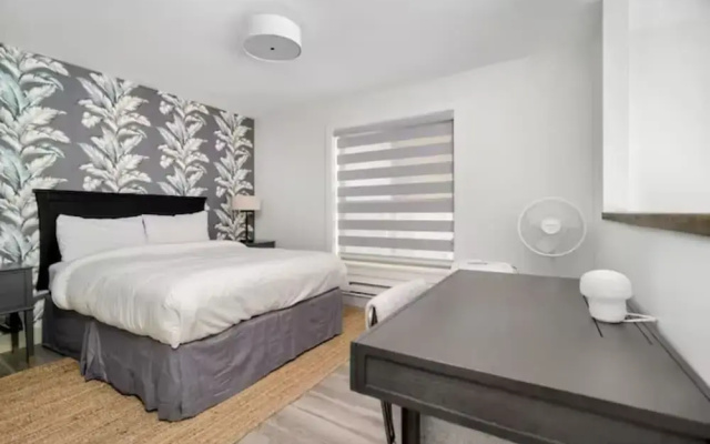 Lakeview Splendor 7BR Penthouse Bliss