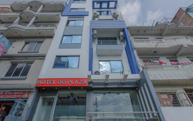 Отель OYO 136 Hotel Om Plaza Непал, Катманду - отзывы, цены и фото номеров - забронировать отель OYO 136 Hotel Om Plaza онлайн вид на фасад