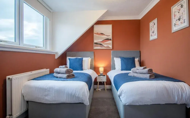 The Lanterns - 9 Bedroom - Sleeps 17 - Saundersfoot Village Centre