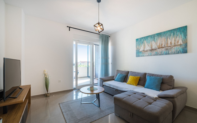 Apartment Vista Mare 2 With Heated Pool