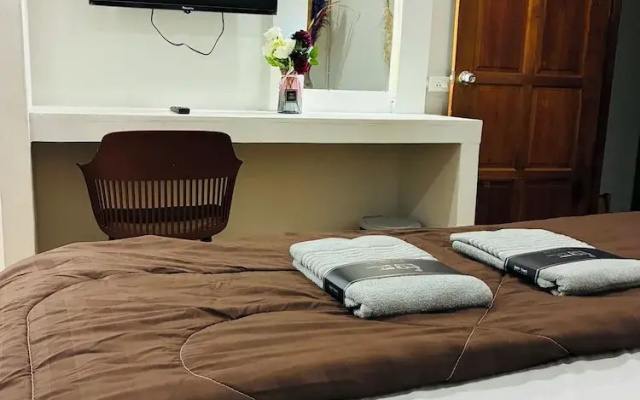 Apartment Wat Sawang Arom 35