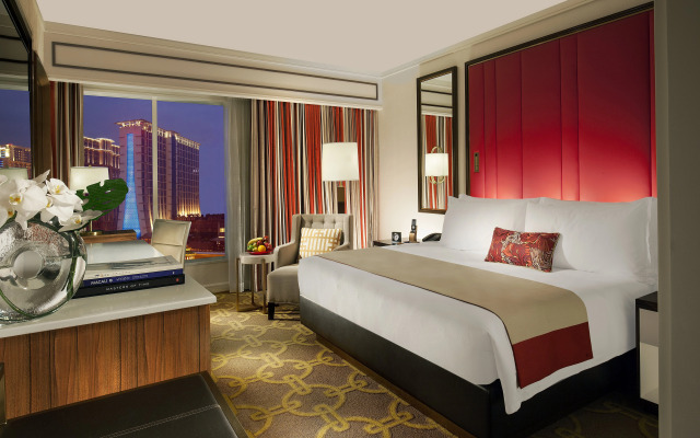 The Parisian Macao
