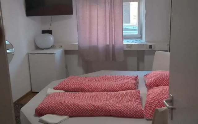 Charming 4-bedroom Apartment in Ludwigsburg With Central Heating