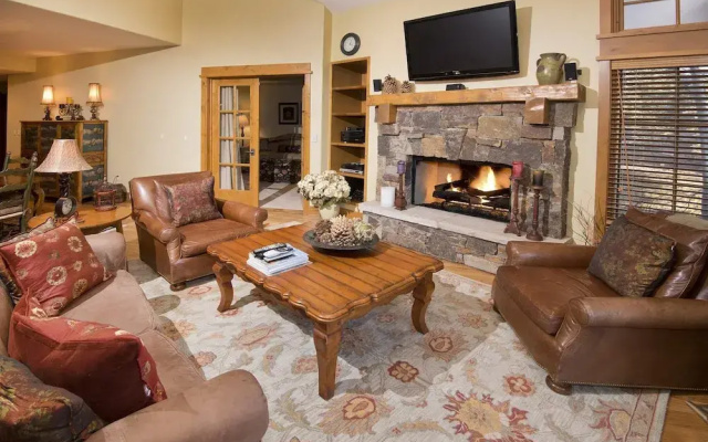 Settlers Lodge 203st - Bg3g - 3 Br Condo