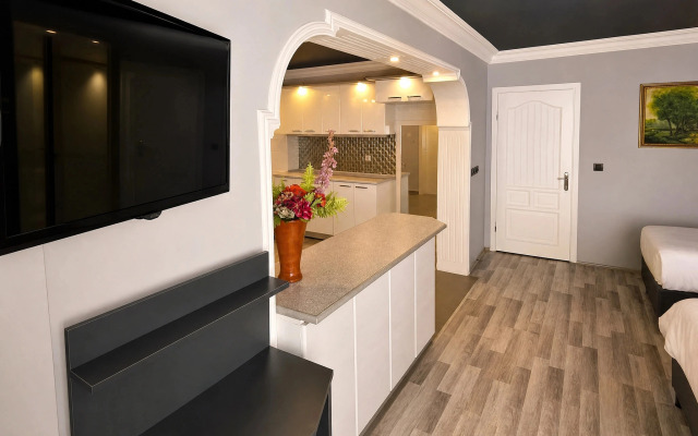 Отель Corner Park Suites City Center Corlu