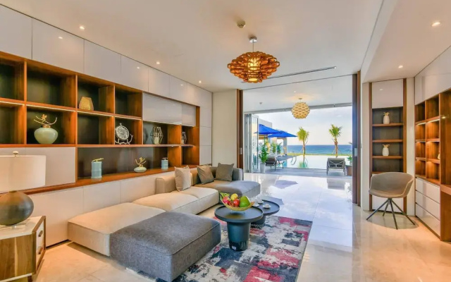 Stunning Beachfront 6br Villa W Largest Pool