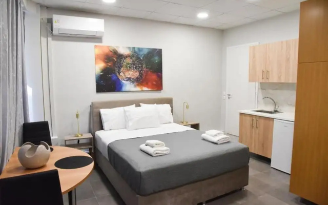 Athens Zeus A by Super Host Hub