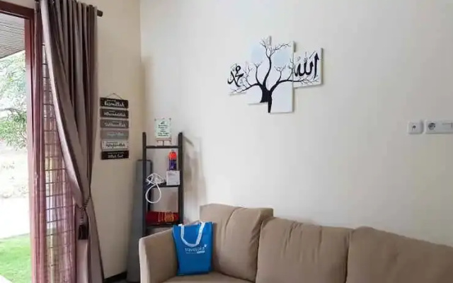 RUMAH SINGGAH ASRI MALANG - Homestay Syariah