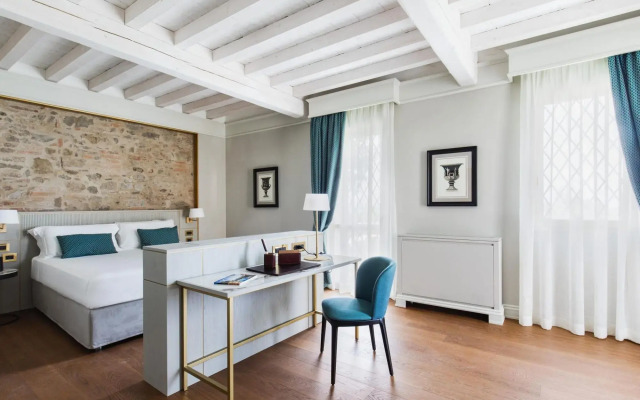 Lush holiday home in Varignana with bubble bath