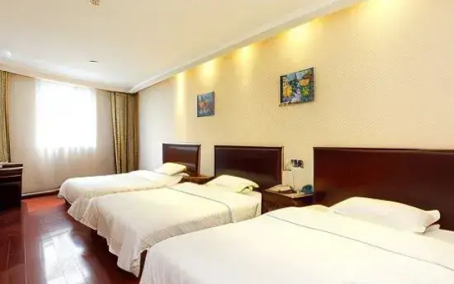 Green Tree Inn Express (Jinhu West Road Basi Square)