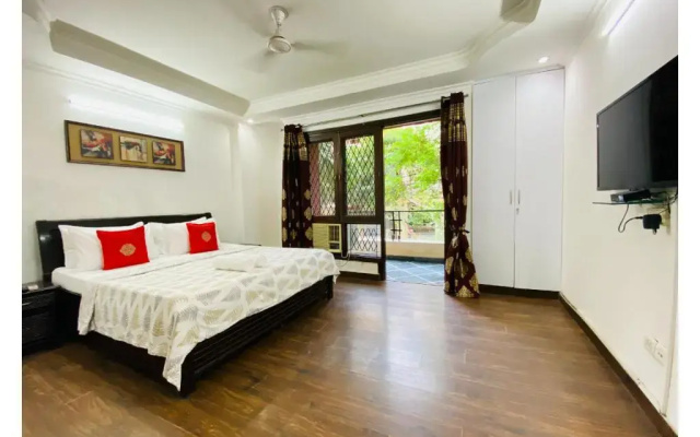BluO Modern 1BHK - N Block Market Greater Kailash