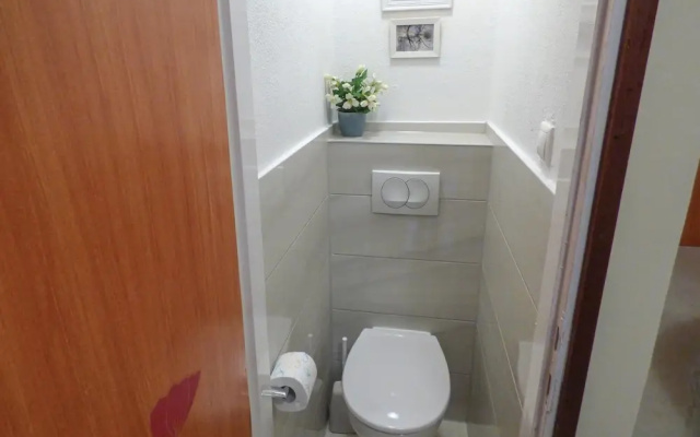 Amazing Home in Omis With Wifi and 4 Bedrooms