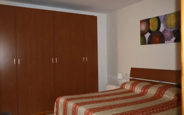 Seaview 2 Bedroom Apartment in Qawra