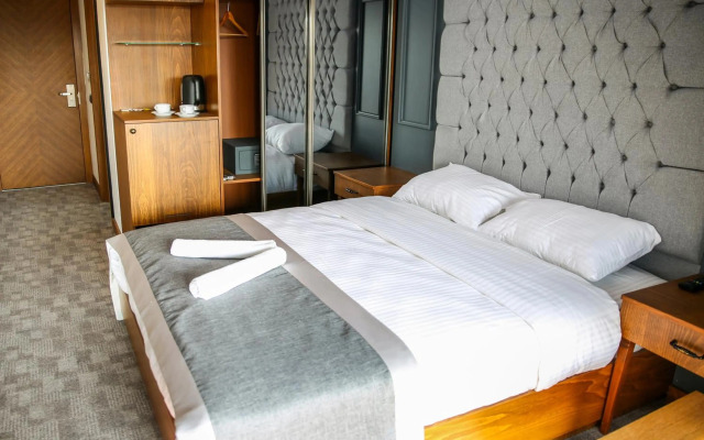 New Gate Hotel