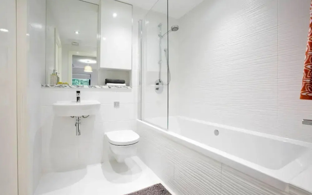 1 Bed Apartment Near Airport