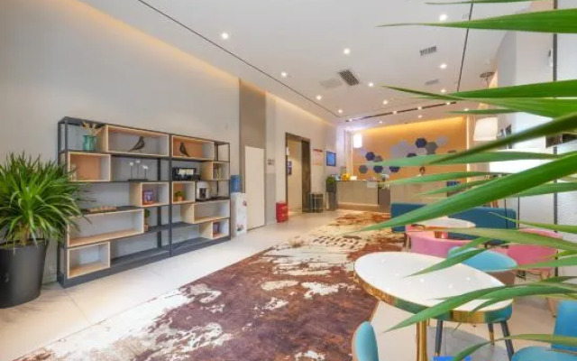 Sushixuan Select Hotel (Guiyang Huayuanguo White House Art Center Branch)