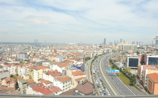 Luxury Duplex with Terrace Apartment by Siena Suites