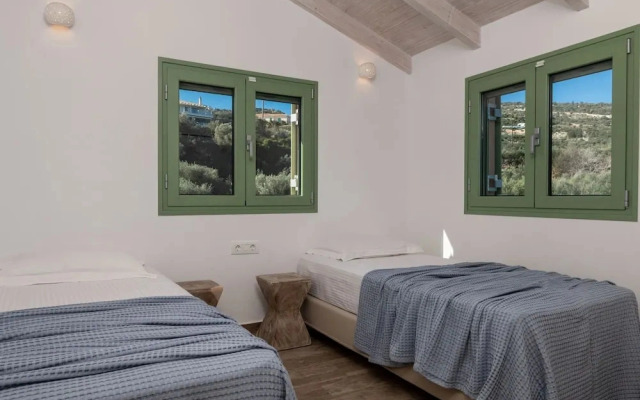 Evilia Beach Villa in Varvara