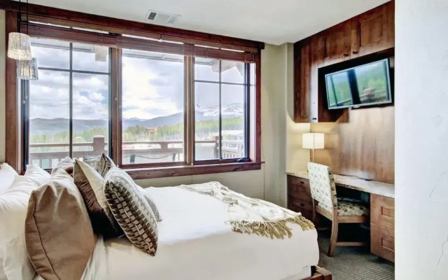 One Ski Hill Place S8322