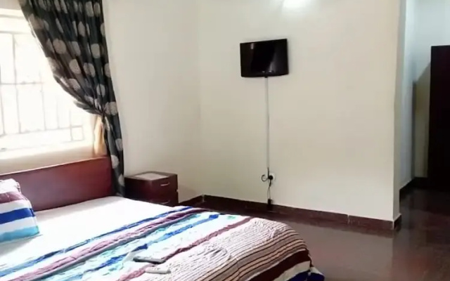 Sycamore Royals Hotel Jahi
