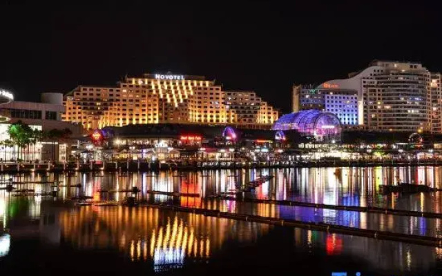 Central Station Stay – Steps Across, Cafés & City Life
