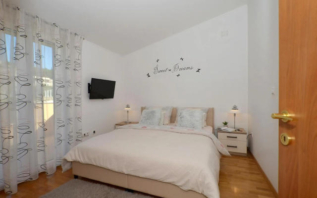 Apartmani Adela