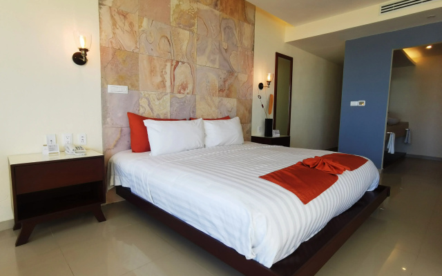 Artisan Playa Esmeralda Family Beach Hotel