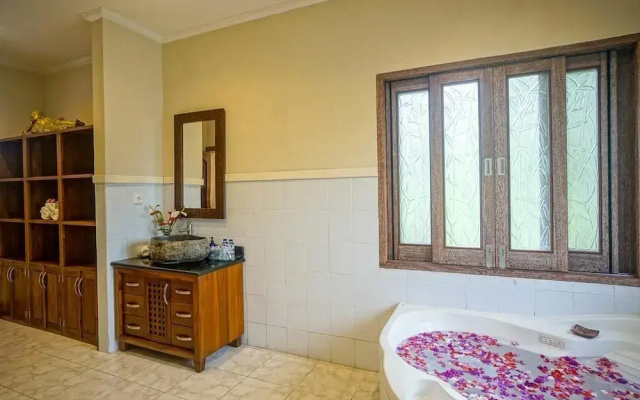 Villa Tirta Indah