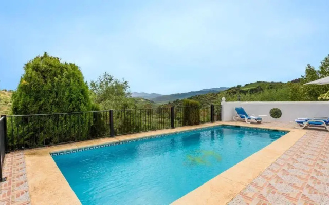 Cortijo los Valles Alozaina by Ruralidays
