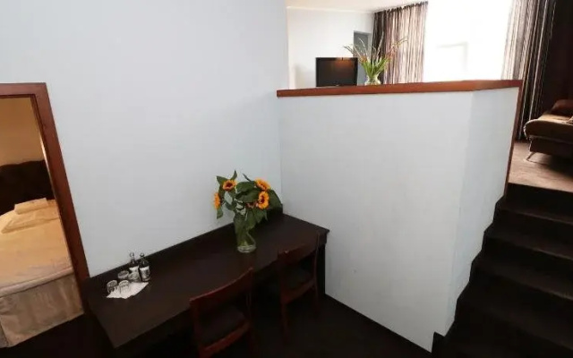 Adria Hotel