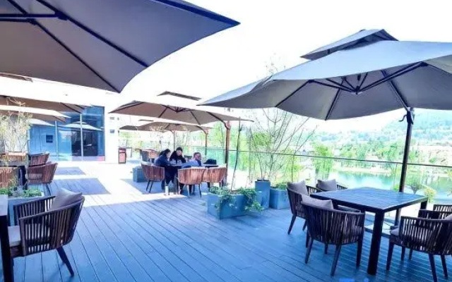 Youfeng Laiyi Hotel