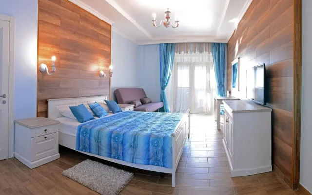 Marseille Resort
