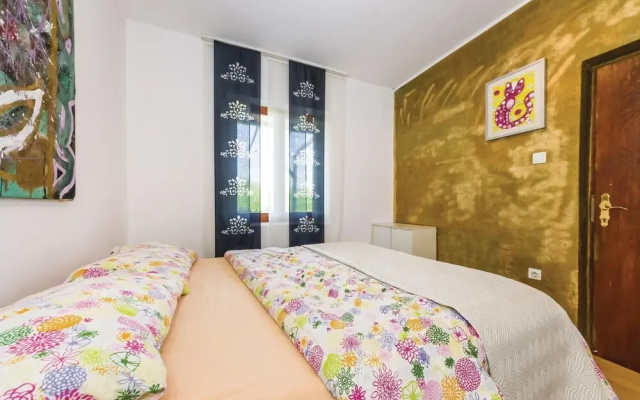 Nice Home in Ljubac with WiFi, 6 Bedrooms & Hot Tub