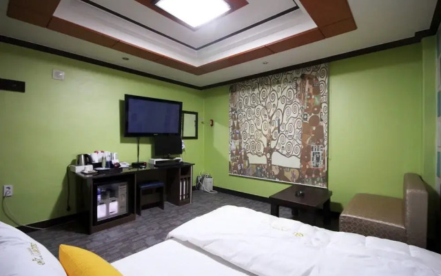 Changwon Sangnamdong Hotel Songdam