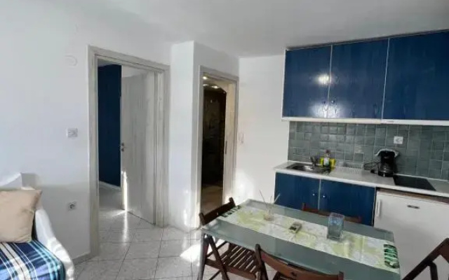 Christos rooms milos