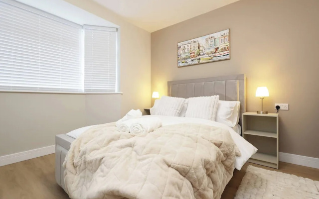 Modern 5BR Home new