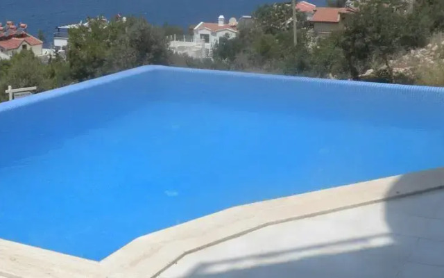 Villa Keros