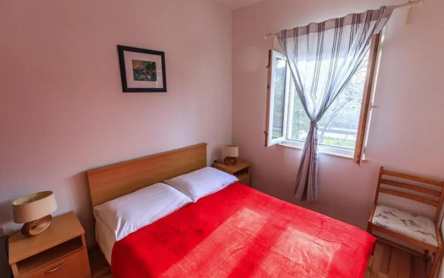 Sumartin Holiday Home Near the Beach