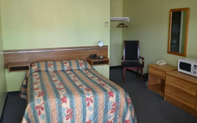 Coachman Inn