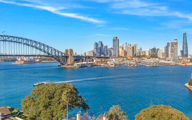 Kozyguru | Mcmahons Point | Opera House View