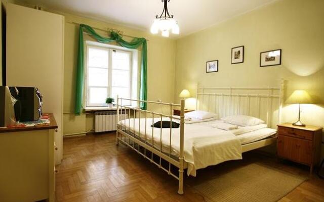 Отель Old Town Apartments Piwna Польша, Варшава - отзывы, цены и фото номеров - забронировать отель Old Town Apartments Piwna онлайн комната для гостей