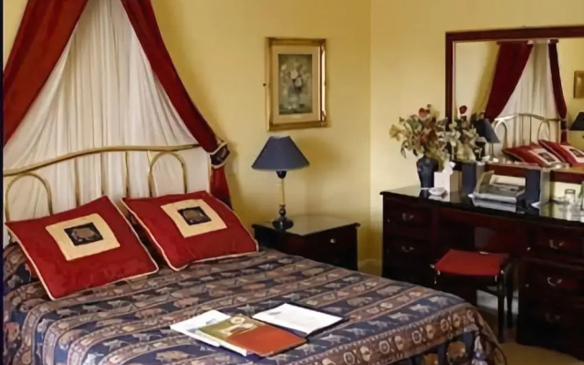 Cairnbaan Hotel