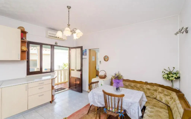 Apartments Villa Molunat 1