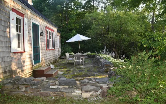Bromley Farm ski house