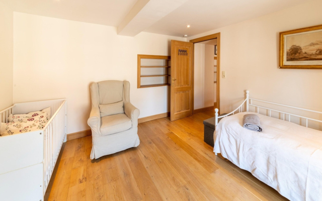 Charming Farmhouse in Ouffet for 7