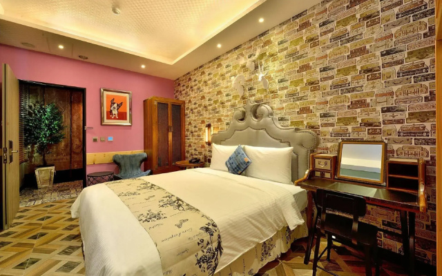 Smokey Joe's Apartment