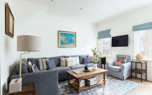 Sunny Roof Terrace Barons Court Sleeps 4-6