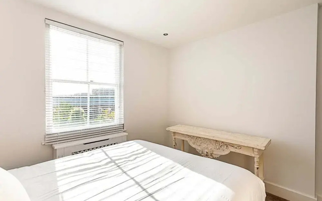 Elegant 3 bed Apartment in Earls Court