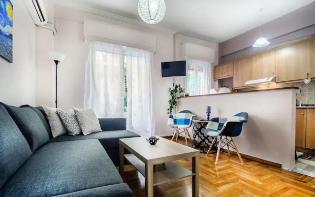 Elegant and renovated flat in Dafni