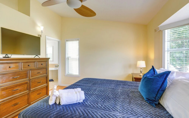 4 Mi to Beaches: Alluring Largo Hideaway!